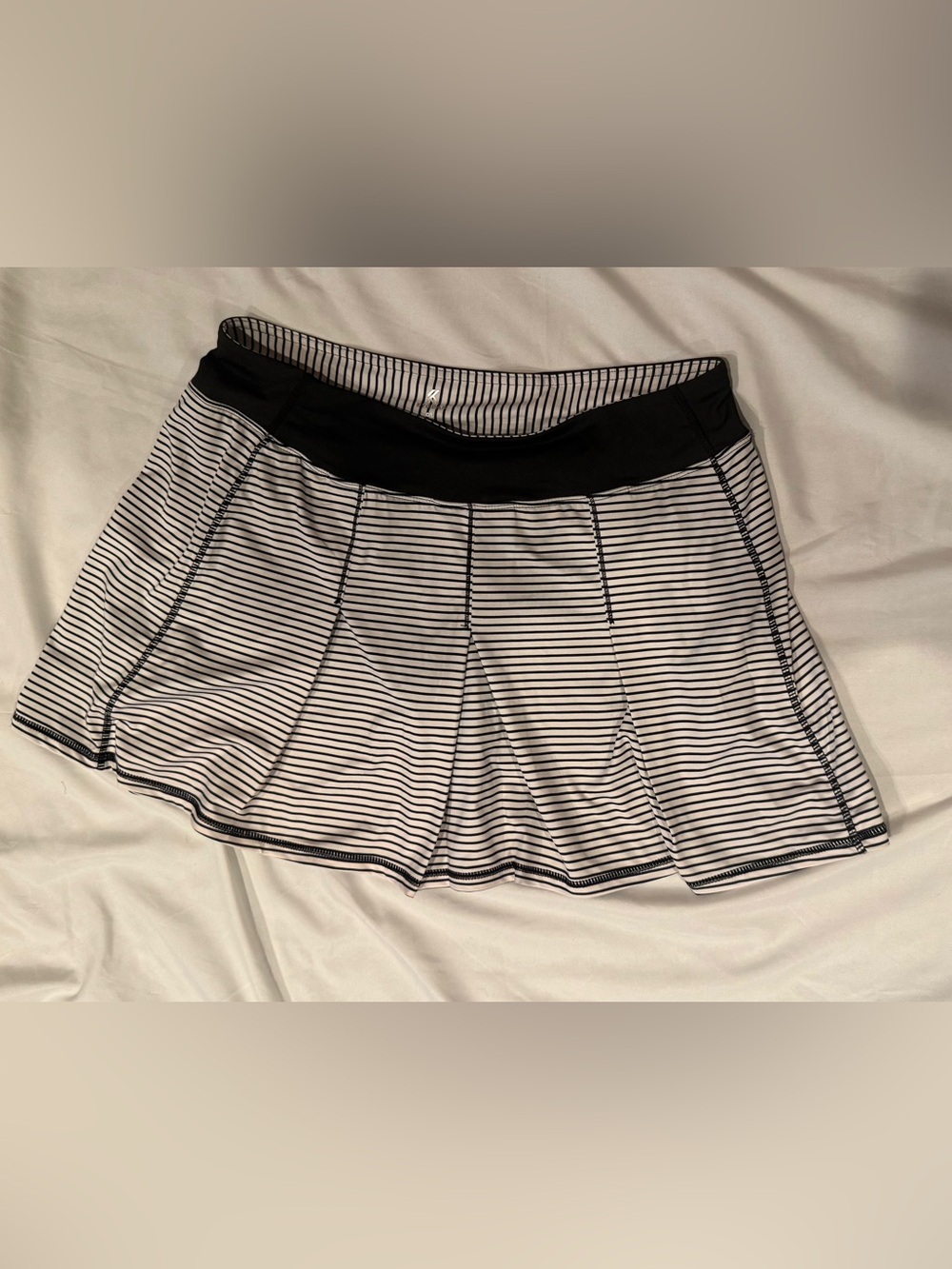 Kyodan Black & White Striped Athletic Skort | Women’s Large